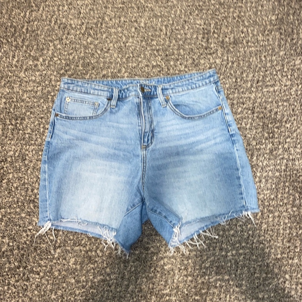 Women’s Universal Thread Jean Shorts Size 14/32